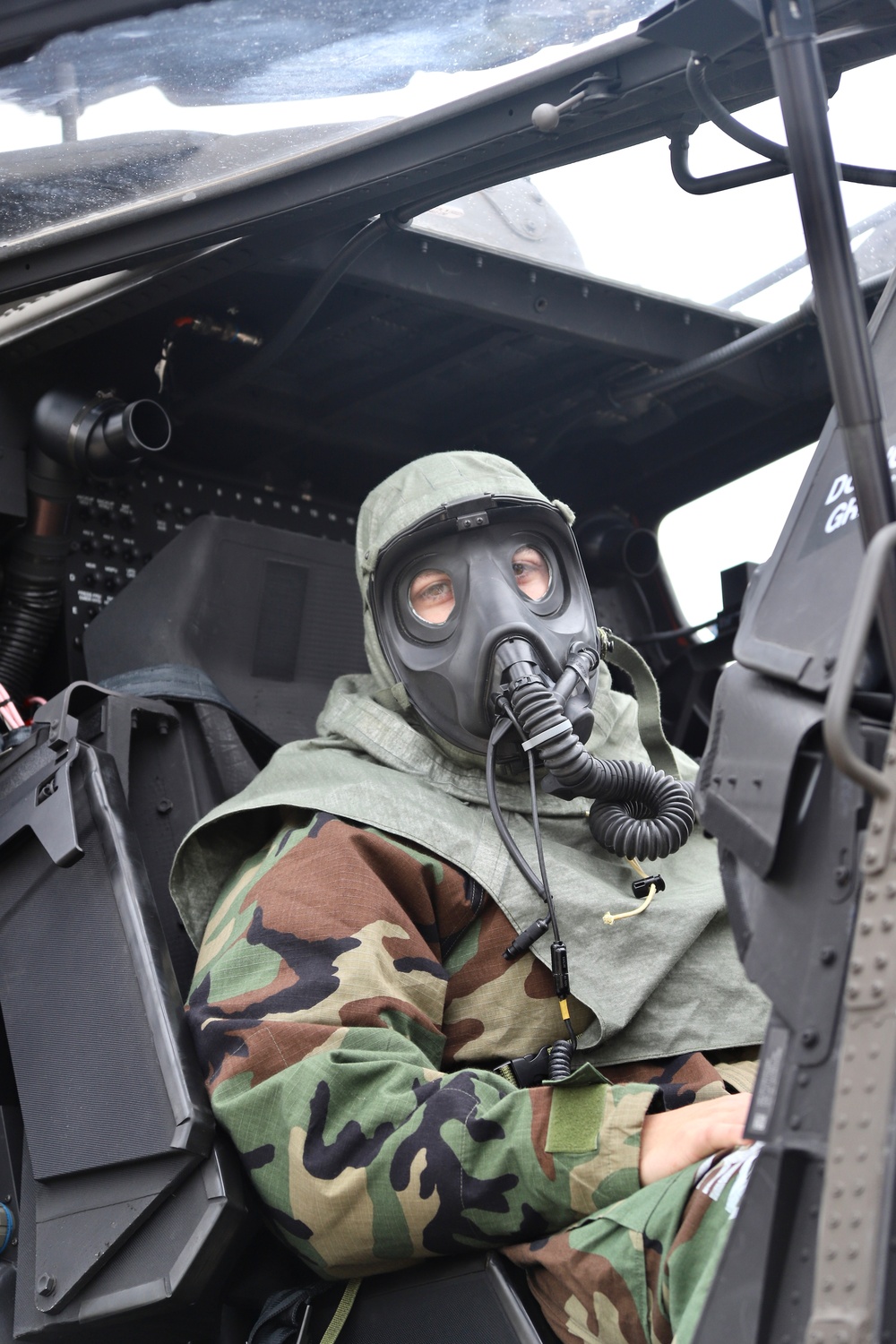 4-2 Attack Battalion Decontaminates Apache