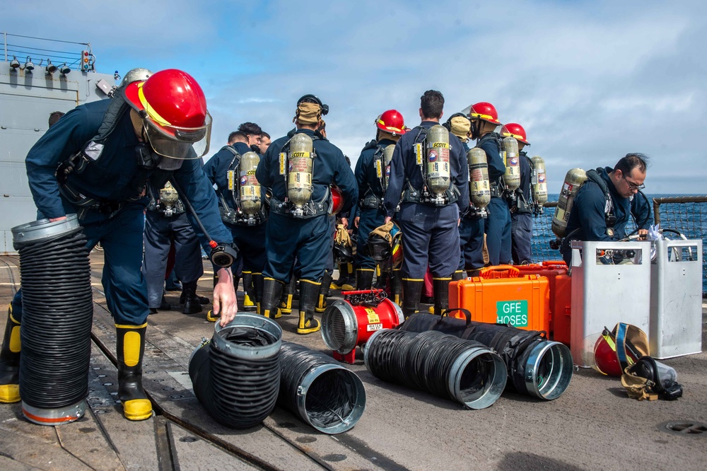 USS Jason Dunham (DDG 109) Conducts an In-Port Emergency Team Drill