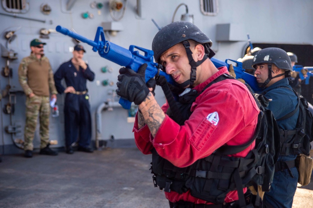 USS Jason Dunham (DDG 109) Conduct A VBSS Drill