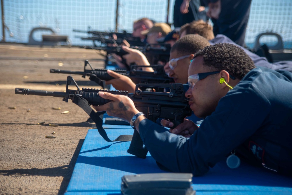 USS Jason Dunham (DDG 109) Conducts a M4 Carbine Qualification