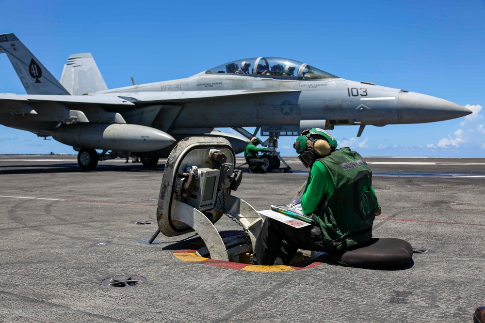 Abraham Lincoln conducts flight operations