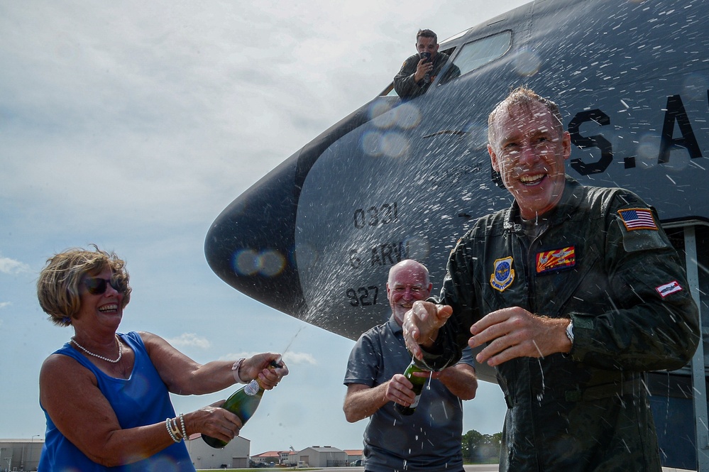 6 ARW commander takes flight one last time at MacDill AFB