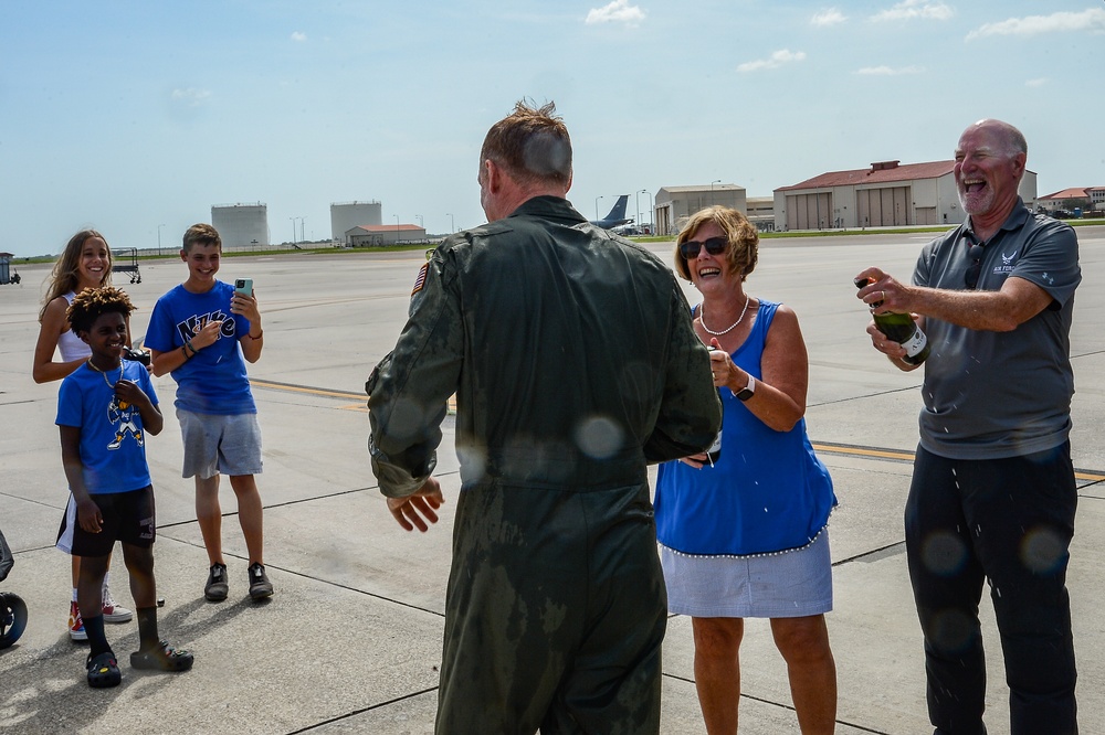 6 ARW commander takes flight one last time at MacDill AFB