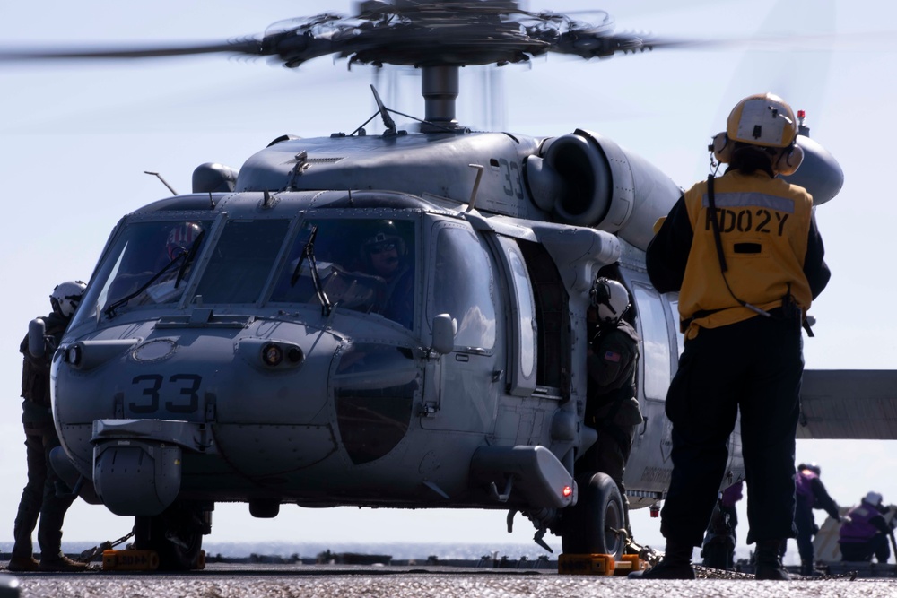 Rear Admiral Menoni visits the USS Gunston Hall
