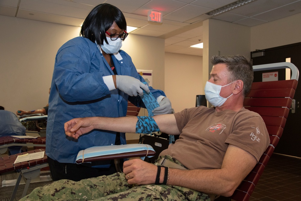 Walter Reed Holds a Blood Drive