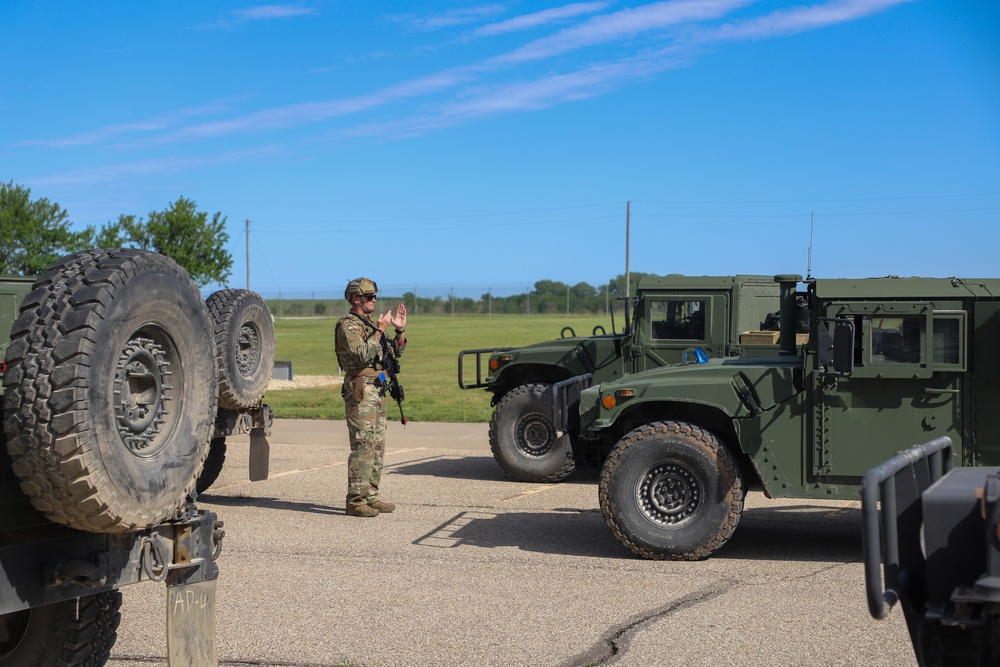 Field exercise promotes cooperation between military branches