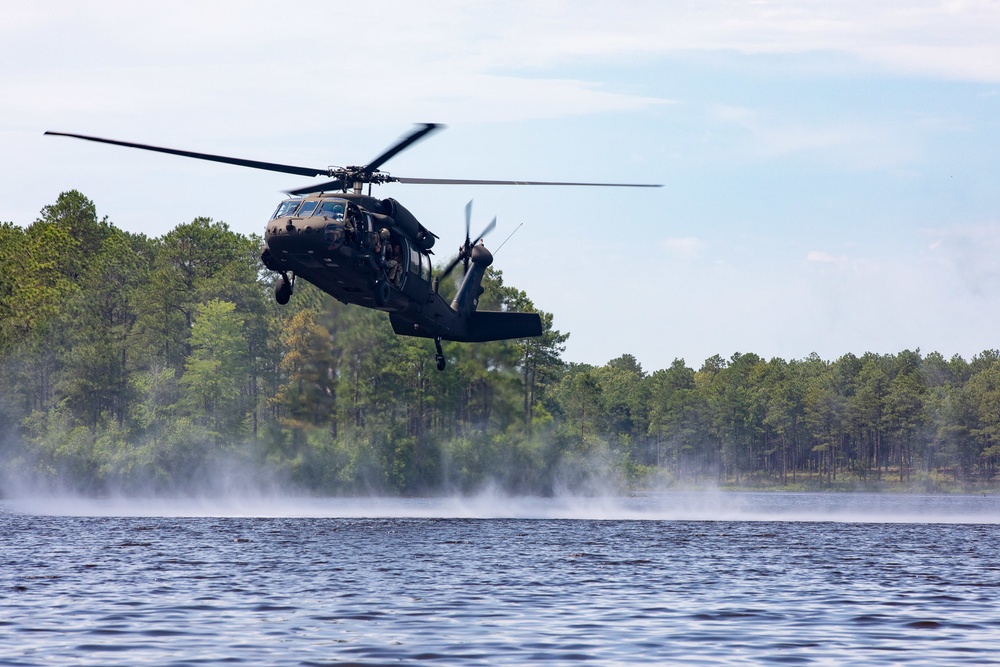 DVIDS - Images - 82nd Airborne Division Water Insertion [Image 3 of 5]