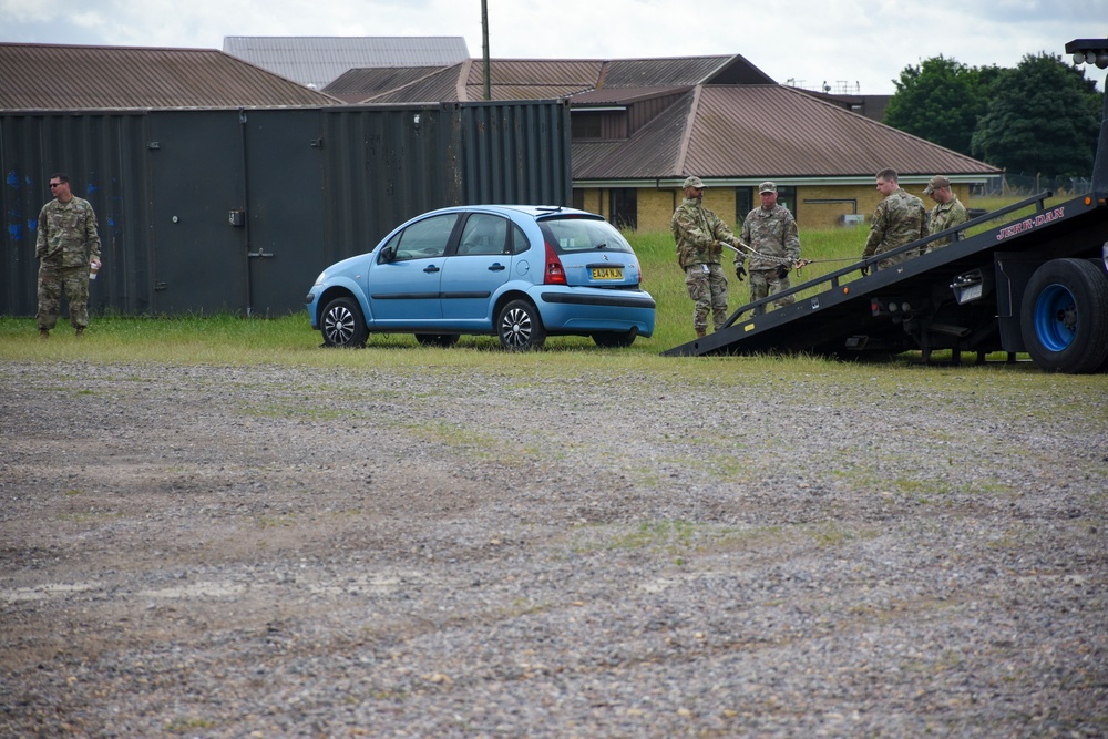 442d vehicle ops trains on rescuing stranded vehicles