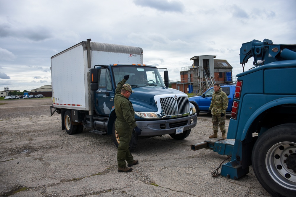 442d vehicle ops trains on rescuing stranded vehicles