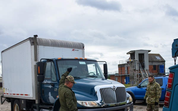 442d vehicle ops trains on rescuing stranded vehicles