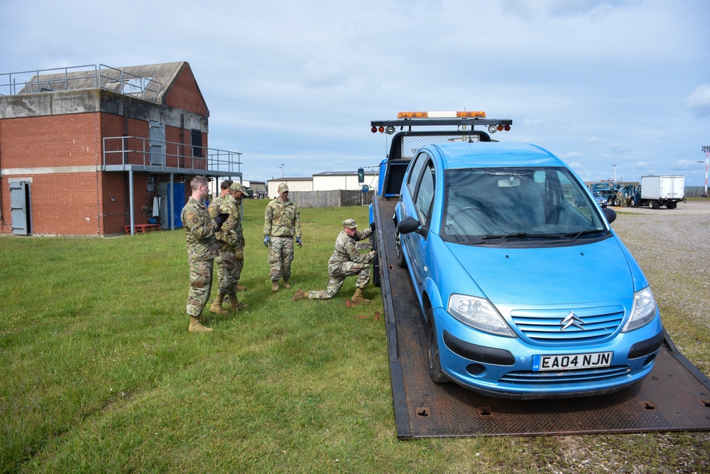 442d vehicle ops trains on rescuing stranded vehicles