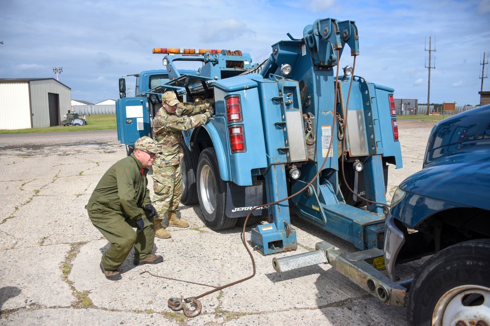 442d vehicle ops trains on rescuing stranded vehicles