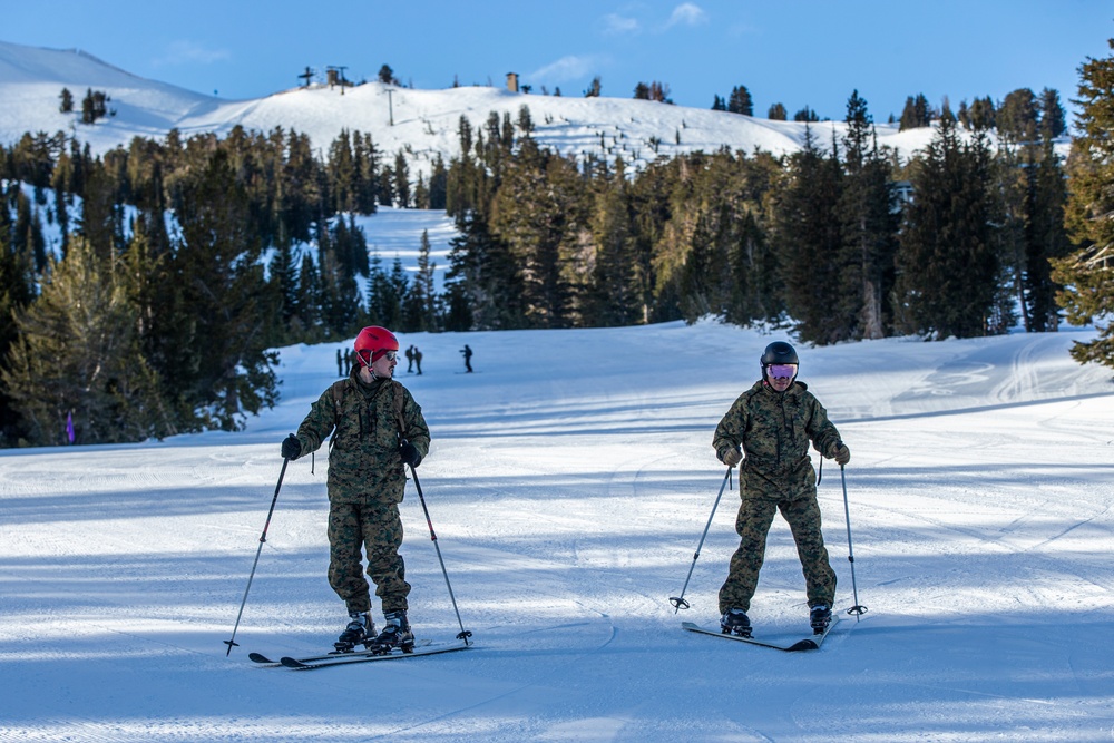 Bridgeport Marines learn downhill skiing techniques