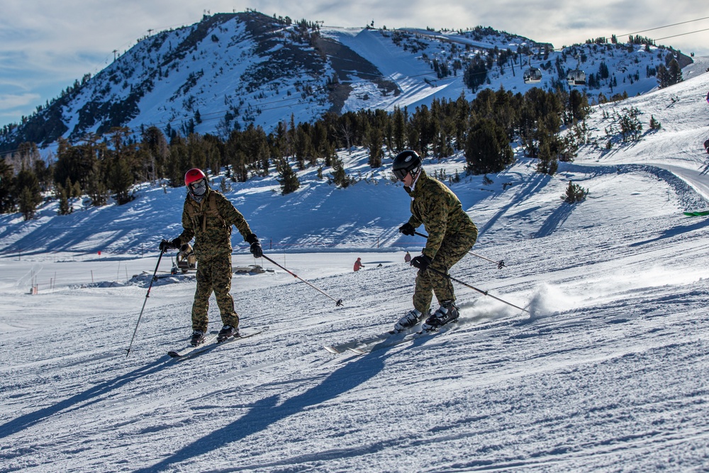 Bridgeport Marines learn downhill skiing techniques