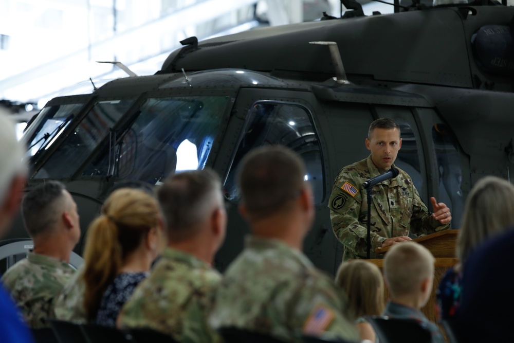 1/135th Assault Helicopter Battalion Change of Command Ceremony