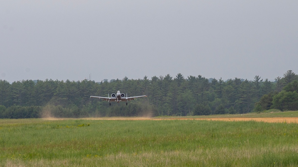 124th A-10s Get Dirty at Fort McCoy