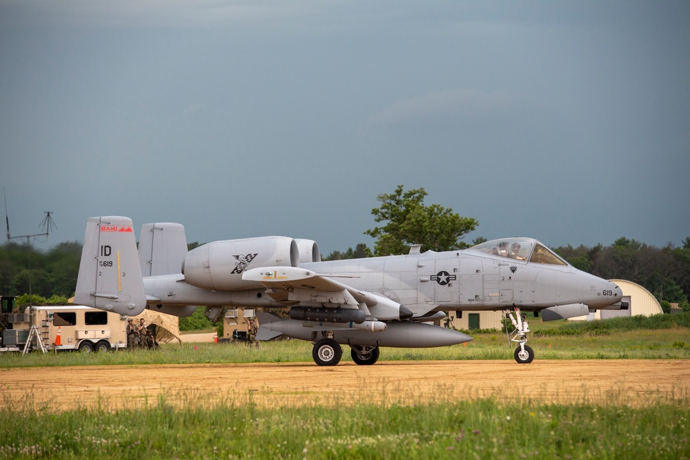 124th A-10s Get Dirty at Fort McCoy