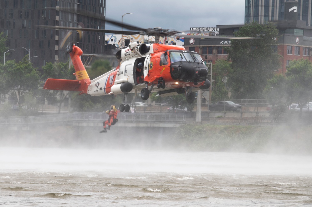 Portland Rose Festival 2022 Coast Guard Search and Rescue Demonstration