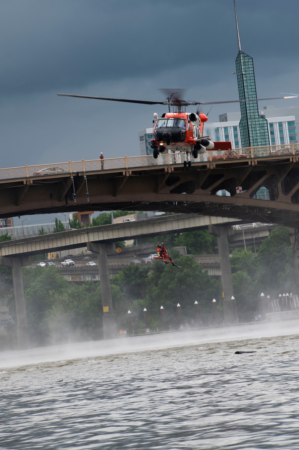 Portland Rose Festival 2022 Coast Guard Search and Rescue Demonstration