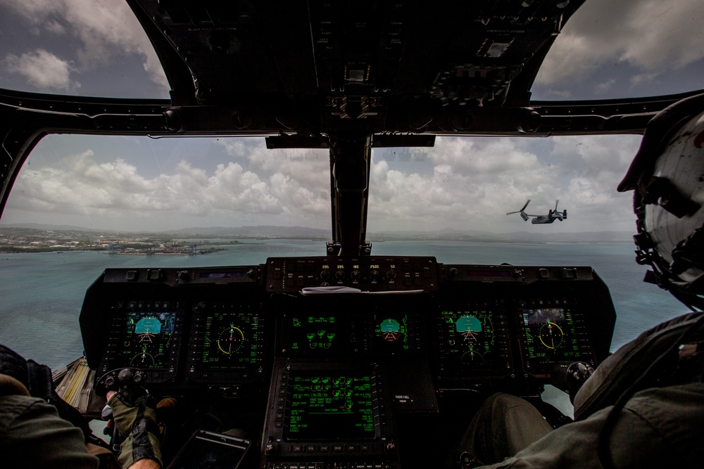 Caraibes 22: U.S. Marines transport members of the French Armed Forces