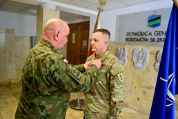 1ID DCG for support Awarded with the Polish Army Medal
