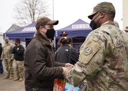 USO Bavaria gives thanks to junior enlisted service members