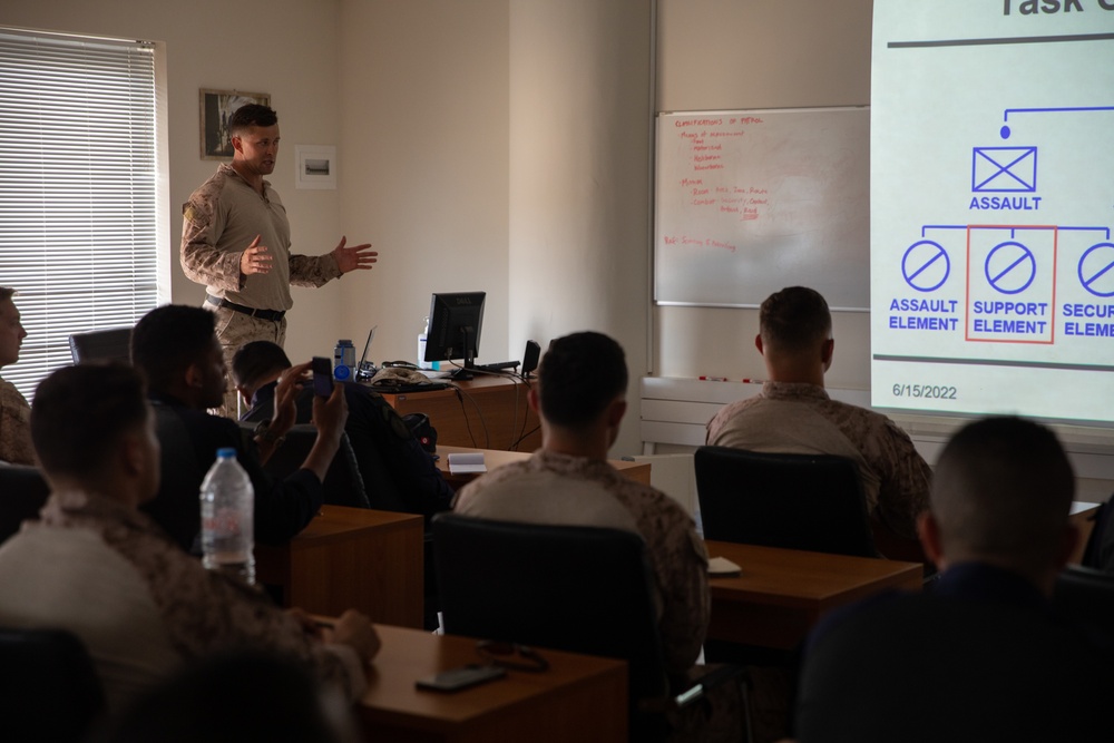 Recon Urban Operations Class