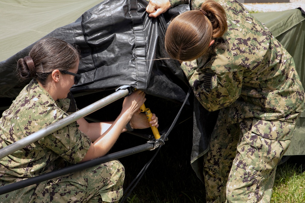 NMRC BDRD Conducts Training for Biological Defense Field Equipment