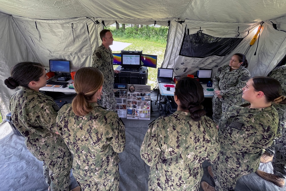 NMRC BDRD Conducts Training for Biological Defense Field Equipment