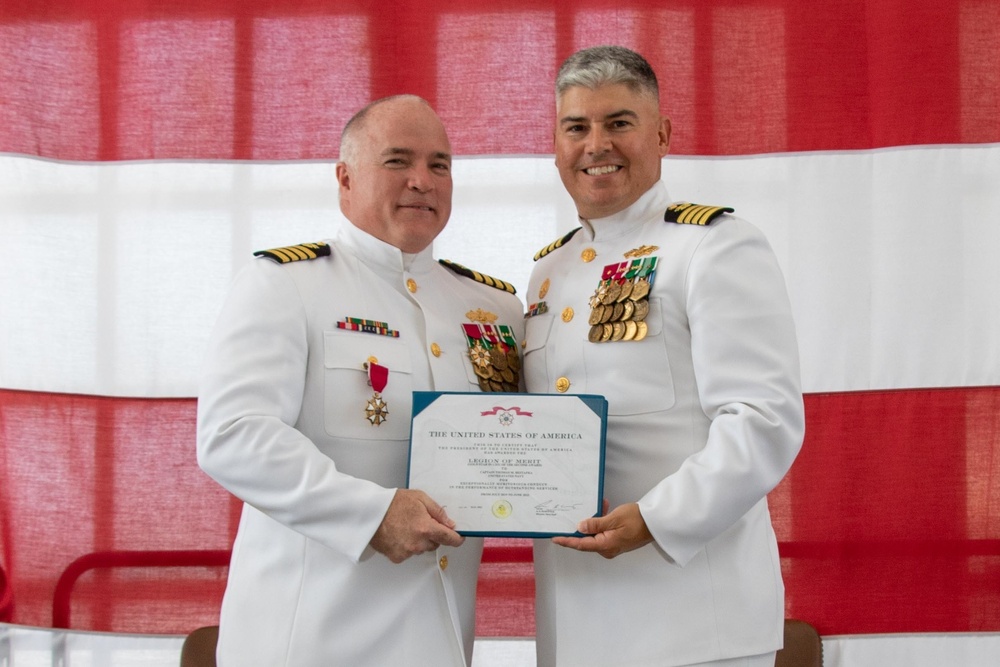 NAVFAC Southeast Executive Officer Retires