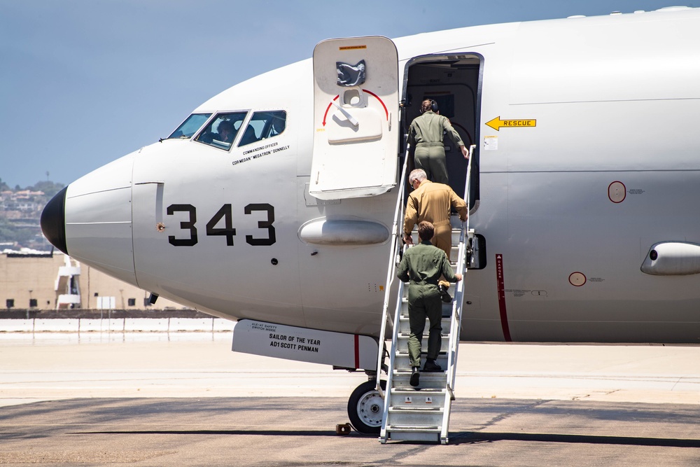 Admiral Naval Aviation, Marine Nationale (French Navy) Visits Naval Air Station North Island