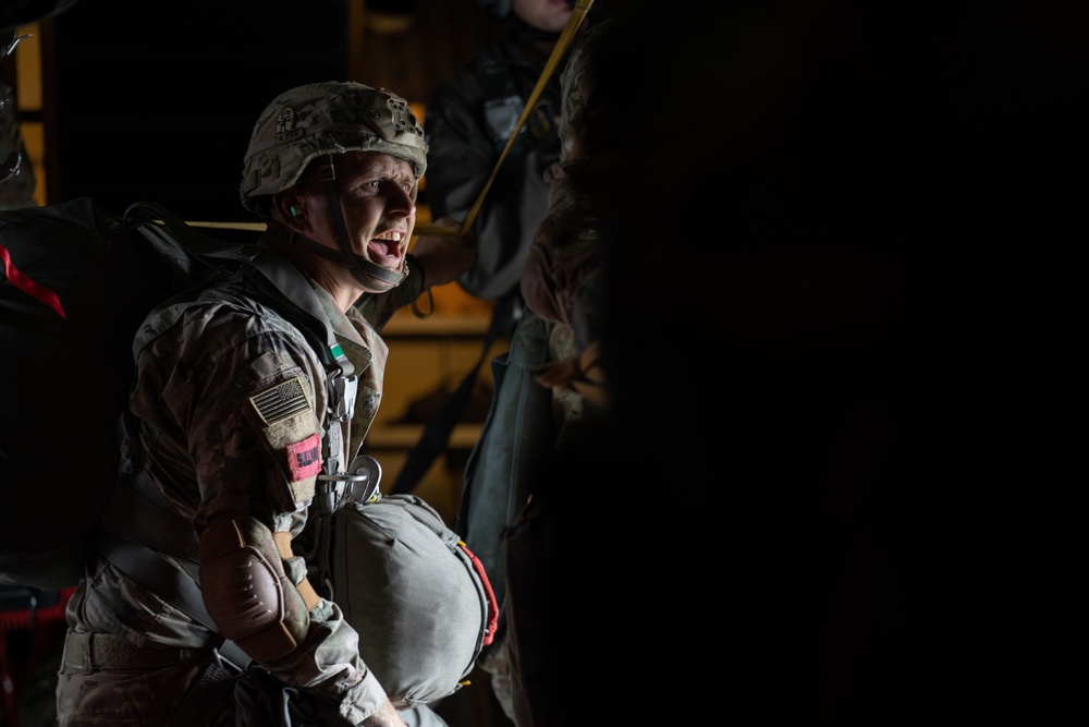 Air Force, Army conduct joint airborne operations, develop combat capabilities for RED FLAG-Alaska 22-2