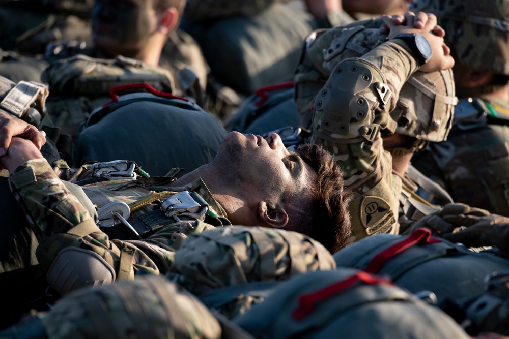 Air Force, Army conduct joint airborne operations, develop combat capabilities for RED FLAG-Alaska 22-2