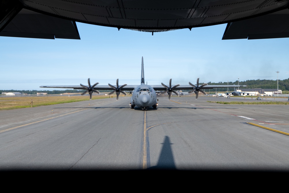 Air Force, Army conduct joint airborne operations, develop combat capabilities for RED FLAG-Alaska 22-2