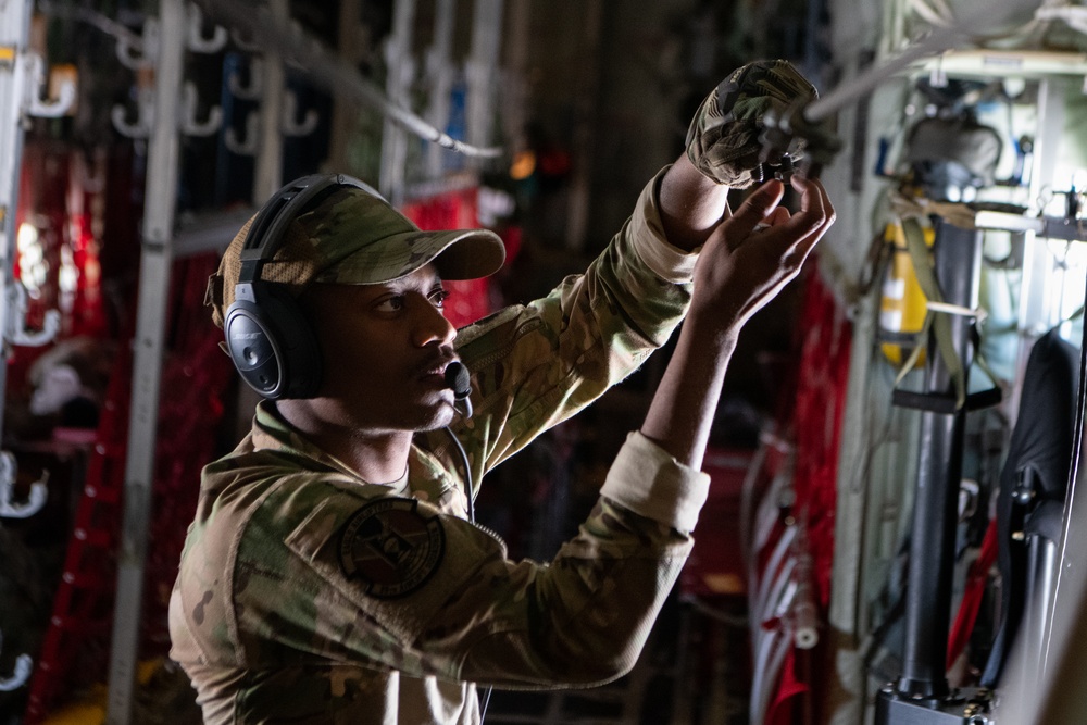 Air Force, Army conduct joint airborne operations, develop combat capabilities for RED FLAG-Alaska 22-2