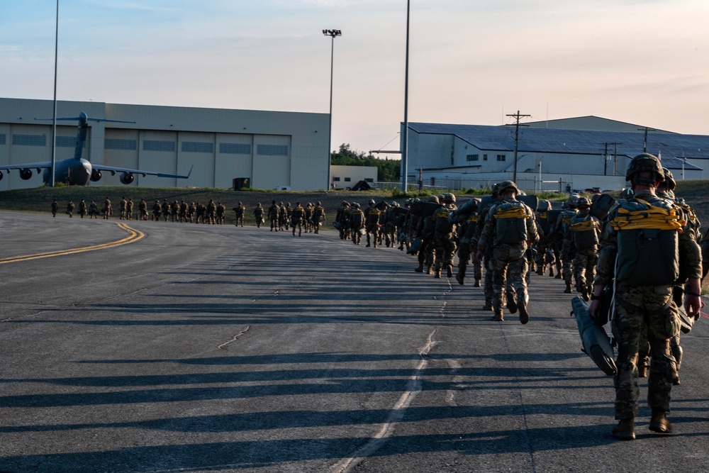 Air Force, Army conduct joint airborne operations, develop combat capabilities for RED FLAG-Alaska 22-2