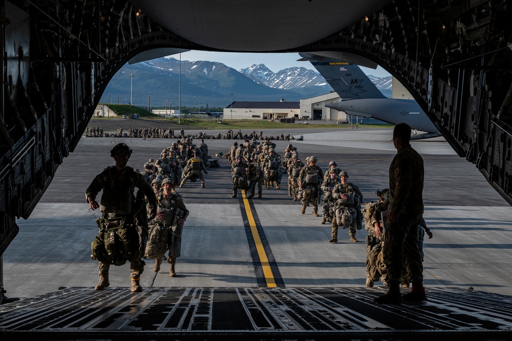 Air Force, Army conduct joint airborne operations, develop combat capabilities for RED FLAG-Alaska 22-2