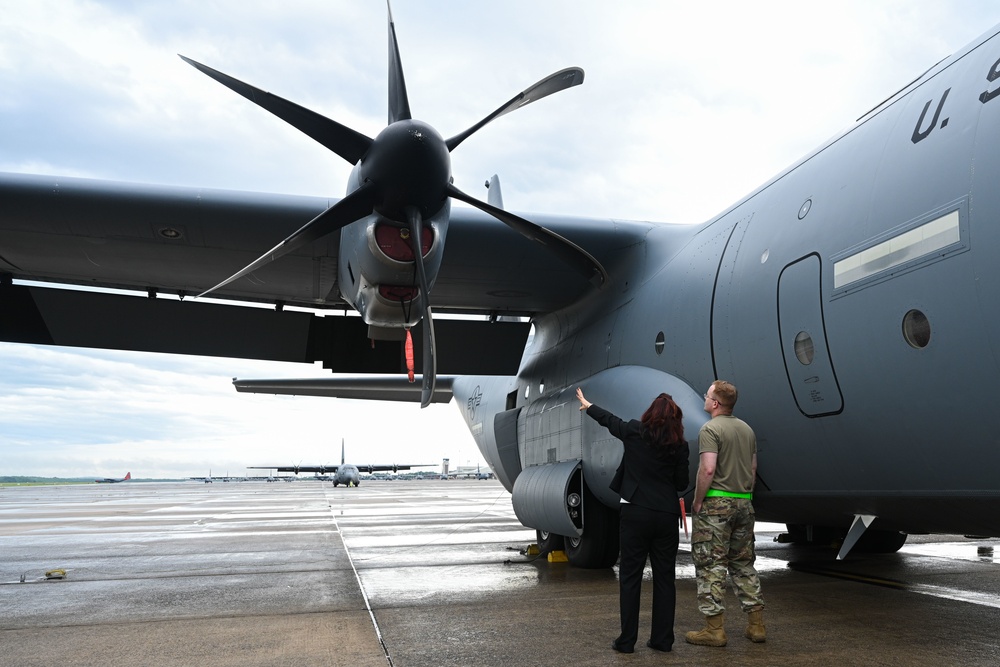 RNZAF visits LRAFB for future air mobility project