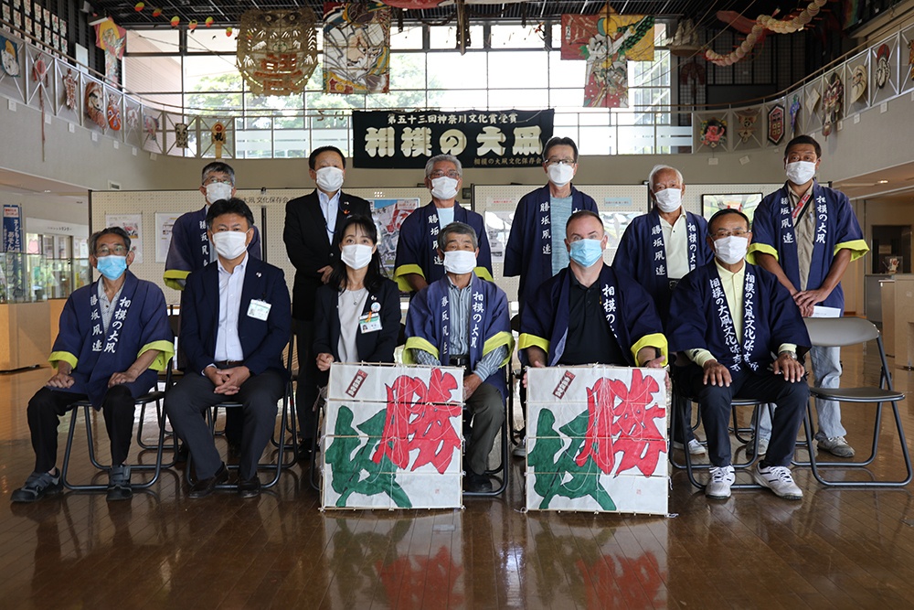 USAG Japan commander tours giant kite center, learns about touchstone of Japanese culture