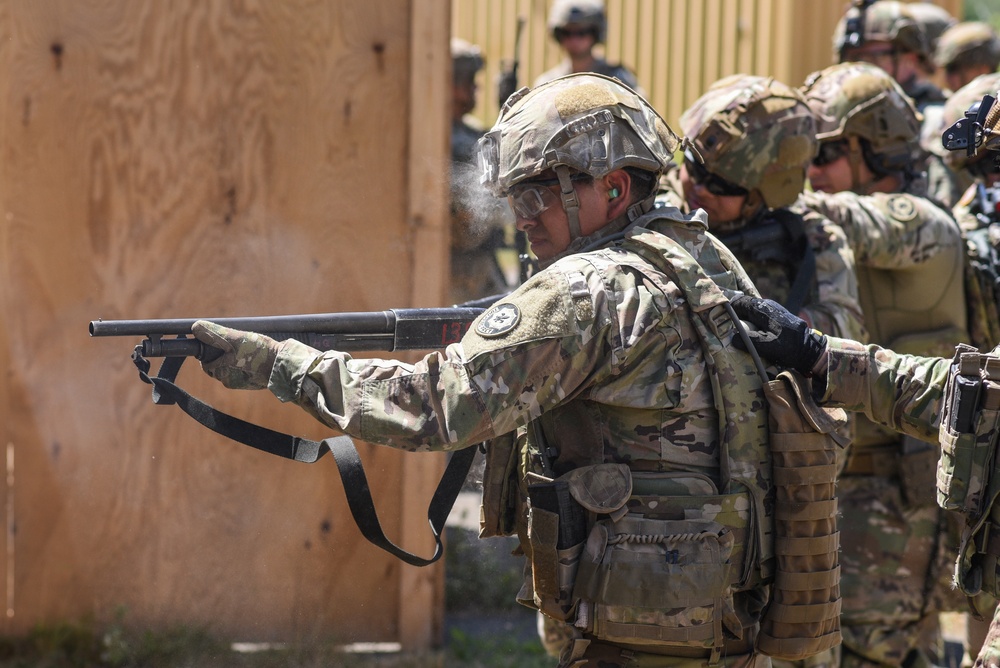 B Trp Platoon demolition breaching range