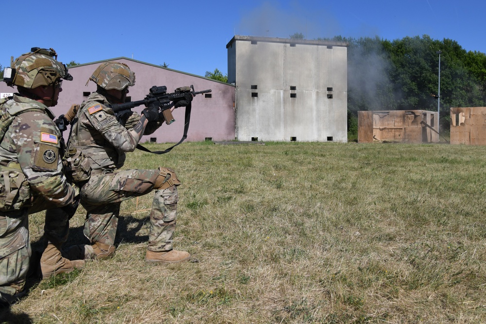 B Trp Platoon demolition breaching range