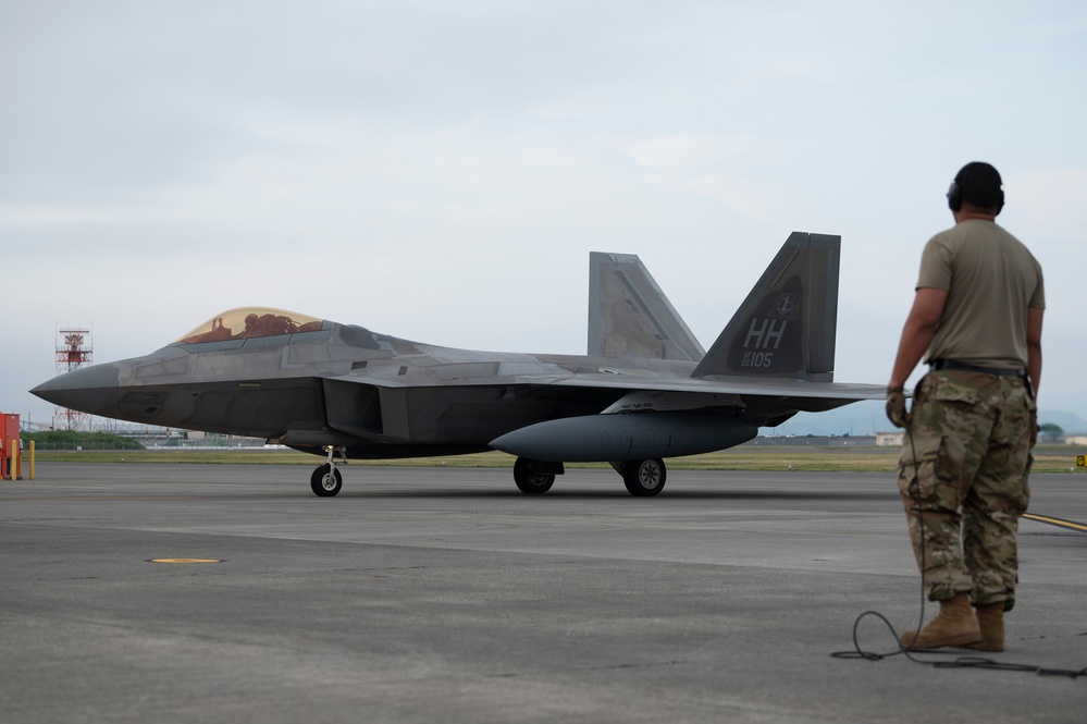 Hawaiian Raptors join the 354th AEW