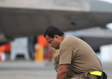 Hawaiian Raptors join the 354th AEW