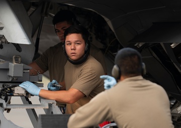 Hawaiian Raptors join the 354th AEW