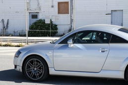 Taking to the Road: DESRON 60 Teaches Spouses to Drive Manual