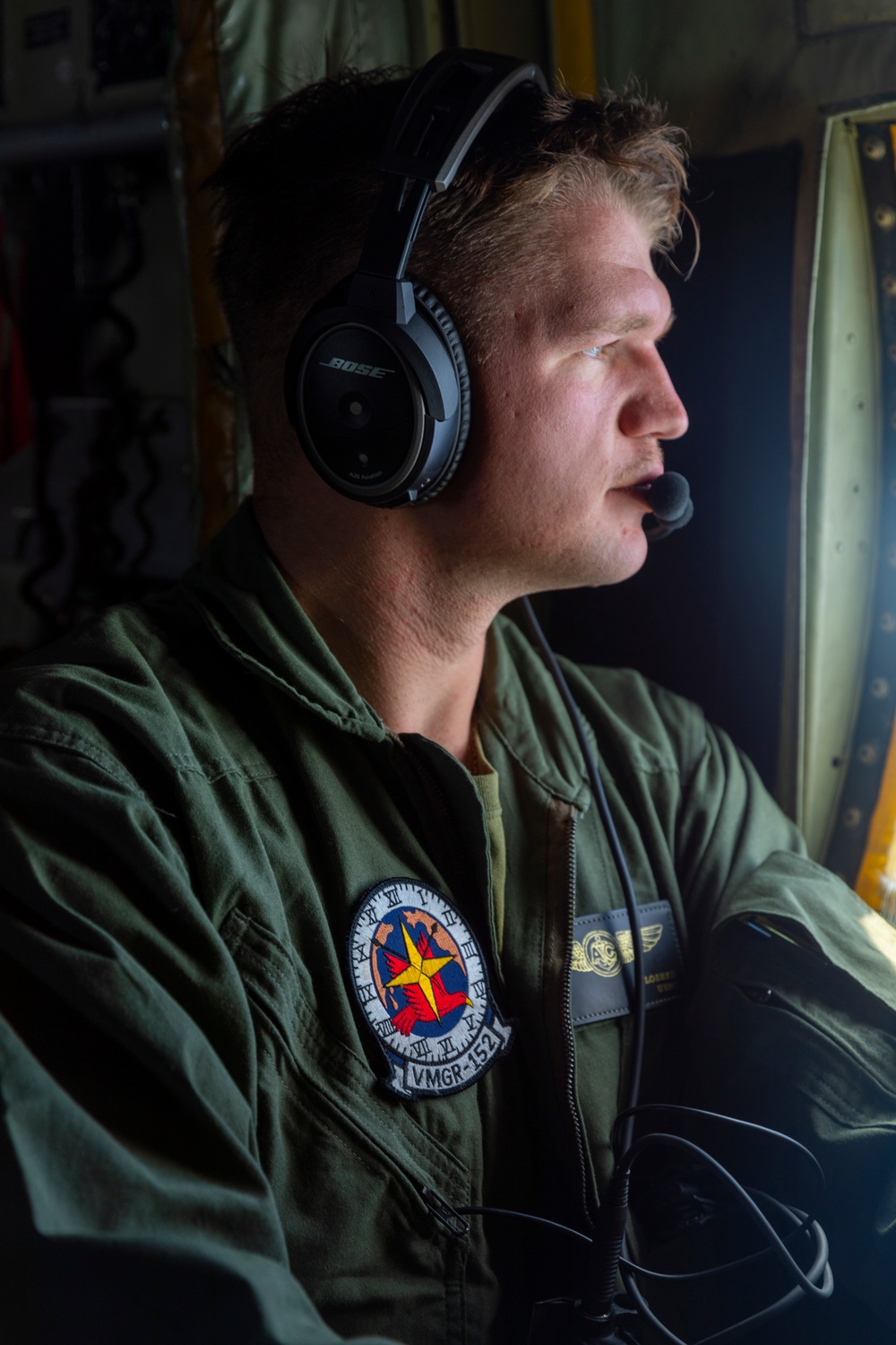 Sumos refuel Green Knights en-route back to USS Tripoli