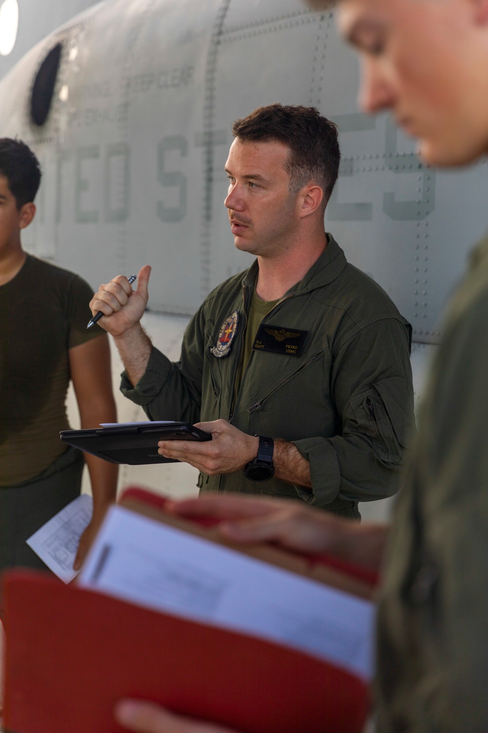 Sumos refuel Green Knights en-route back to USS Tripoli