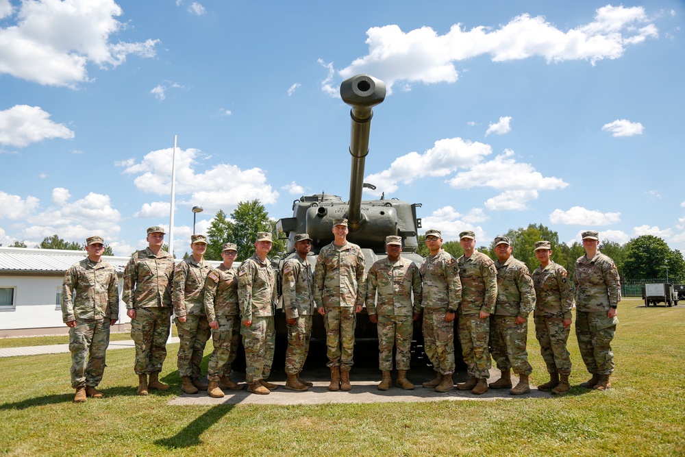 Hokanson visits Guardsmen training with Ukraine troops