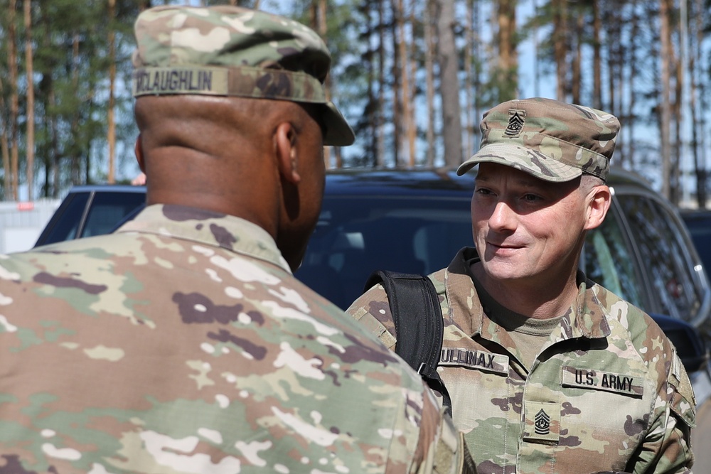 1 ID Commanding General and CSM visit Adazi