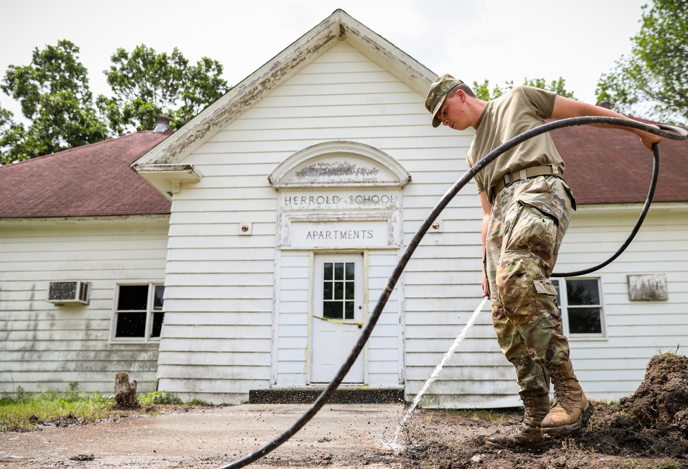Iowa Guard engineers renovate old schoolhouse